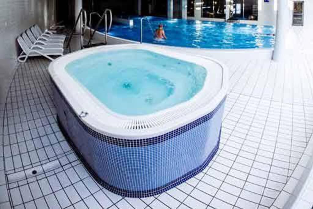 Premium Apartment For Jewish Quarter & Old Town Plus Pool Krakow Luaran gambar